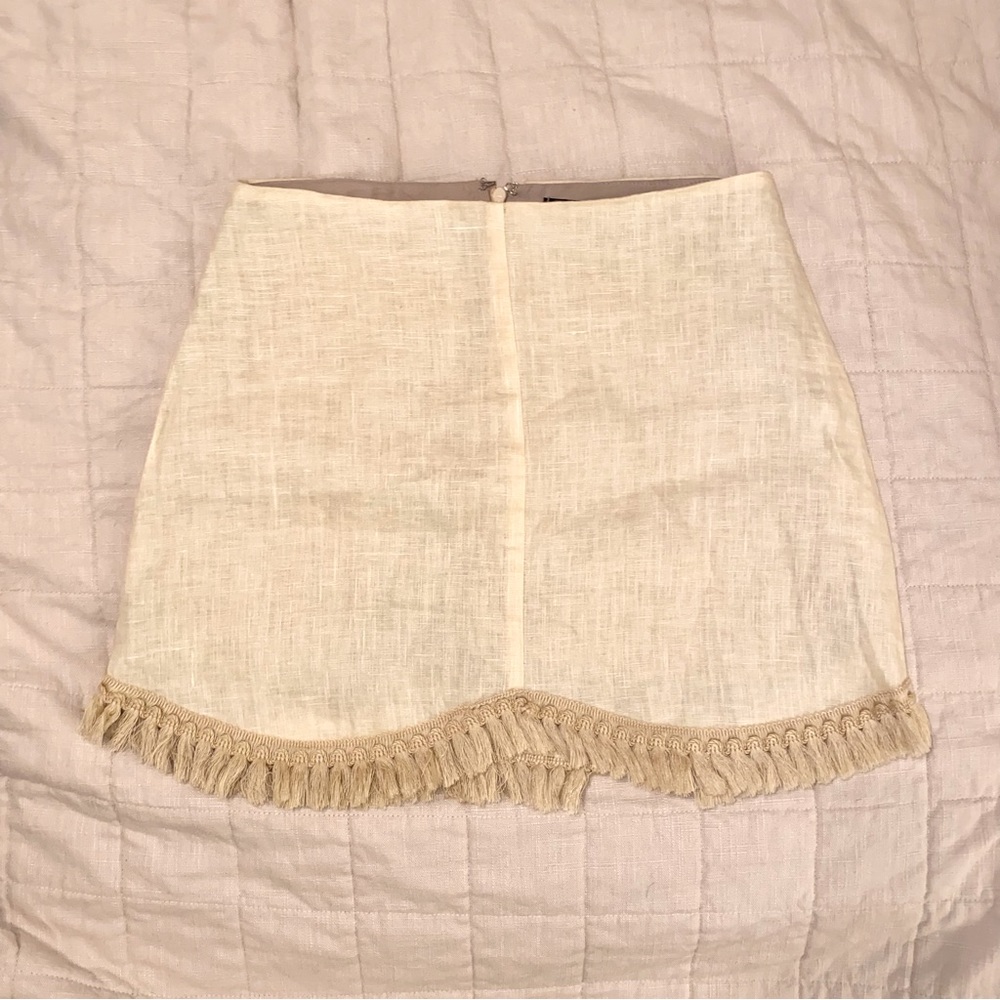 Vintage Reformation linen mini skirt with fringe. Light beige color. XS